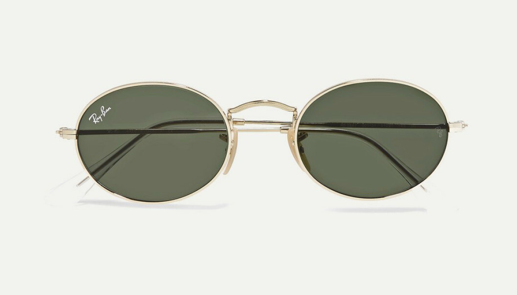 Smale og runde (kr 1600,
Ray-Ban). Smale og runde (kr 1600,
Ray-Ban).