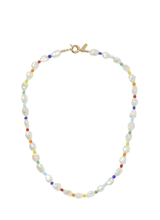 Fargerike perler (kr 1845, Éliou/net-a-porter.com). Fargerike perler (kr 1845, Éliou/net-a-porter.com).