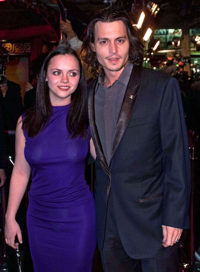 BERØMT: Amerikanske tabloider skrev side opp og side ned om Ricci i sin tid. Her er hun fotografert med Johnny Depp på premieren av «Sleepy Hollow» i 1999. Foto: NTB Scanpix BERØMT: Amerikanske tabloider skrev side opp og side ned om Ricci i sin tid. Her er hun fotografert med Johnny Depp på premieren av «Sleepy Hollow» i 1999. Foto: NTB Scanpix