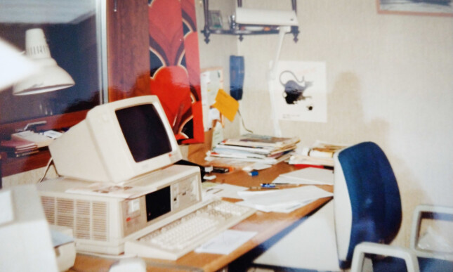 - Jeg fant et bilde av mitt hjemmekontor, fra 1987, forteller Per-Arne. 📸: Privat - Jeg fant et bilde av mitt hjemmekontor, fra 1987, forteller Per-Arne. 📸: Privat