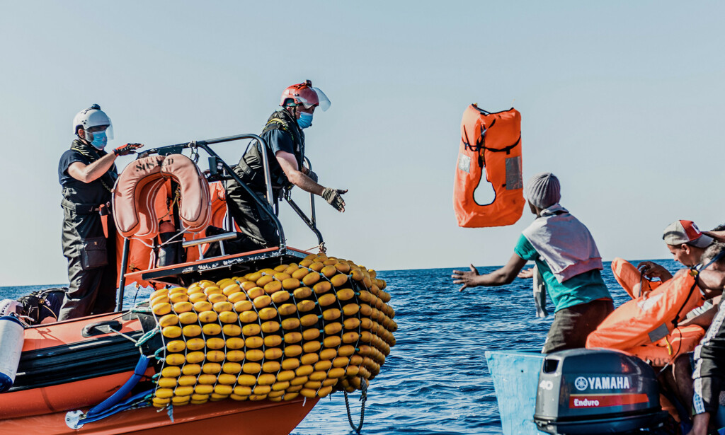 HJELPER: Organisasjonen SOS Mediterranée bruker det norske skipet til å hjelpe migranter. Foto: AFP/NTB Scanpix. HJELPER: Organisasjonen SOS Mediterranée bruker det norske skipet til å hjelpe migranter. Foto: AFP/NTB Scanpix.