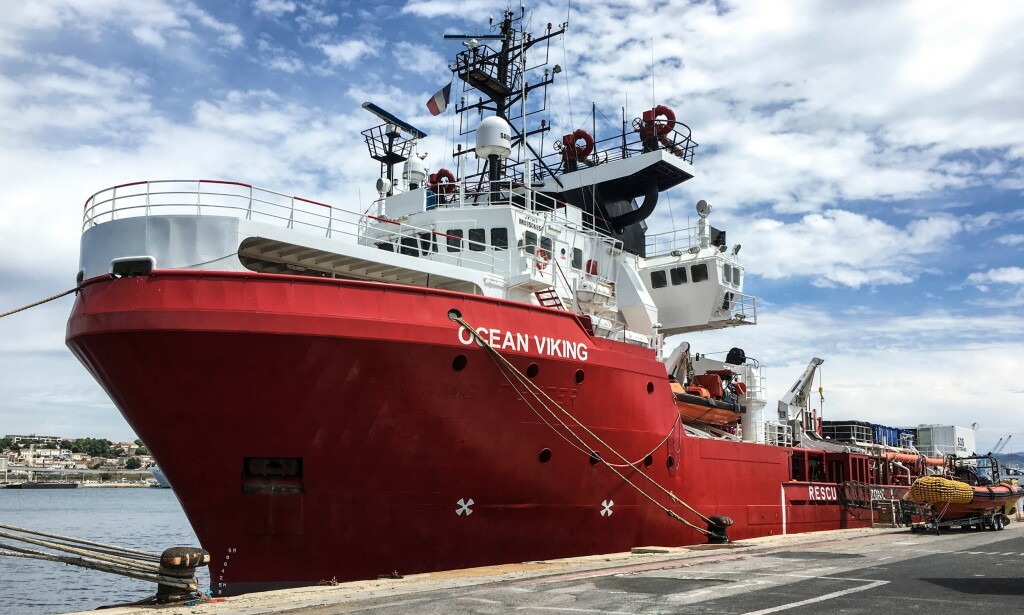 NORSK SKIP: Det norske skipet «Ocean Viking» har den siste uka plukket opp 180 mennesker fra to båter som drev rundt i Middelhavet. Foto: AFP/NTB Scanpix. NORSK SKIP: Det norske skipet «Ocean Viking» har den siste uka plukket opp 180 mennesker fra to båter som drev rundt i Middelhavet. Foto: AFP/NTB Scanpix.