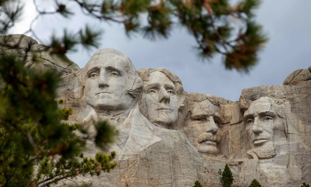 MOUNT RUSHMORE: Minnesmerket består av de enorme bystene til fire presidenter – George Washington, Thomas Jefferson, Abraham Lincoln og Theodore Roosevelt, hogd ut i fjellsiden. Foto: Kerem Yucel / AFP MOUNT RUSHMORE: Minnesmerket består av de enorme bystene til fire presidenter – George Washington, Thomas Jefferson, Abraham Lincoln og Theodore Roosevelt, hogd ut i fjellsiden. Foto: Kerem Yucel / AFP