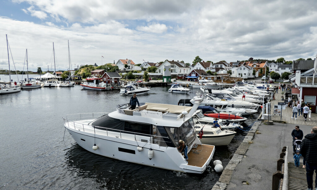 FÆRRE BÅTER: Når kommunens regler overholdes, får gjestehavna i Stavern knapt plass til halvparten av båtene de egentlig har kapasitet til. Foto: Bjørn Langsem / Dagbladet FÆRRE BÅTER: Når kommunens regler overholdes, får gjestehavna i Stavern knapt plass til halvparten av båtene de egentlig har kapasitet til. Foto: Bjørn Langsem / Dagbladet