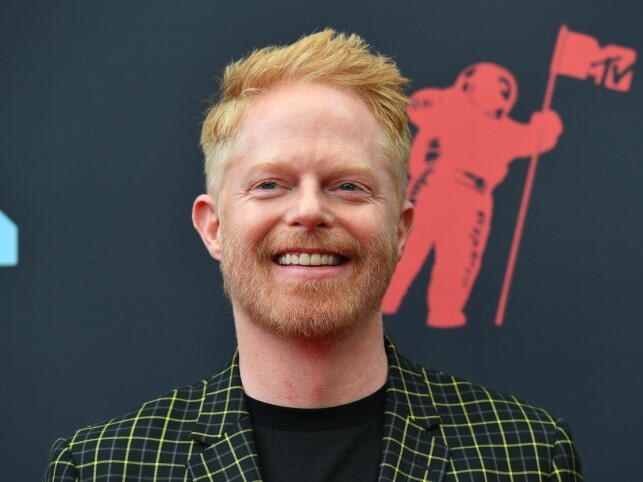 OPPFORDRER: Skuespiller Jesse Tyler Ferguson omtaler Nick Corderos dødsfall som veldig trist. Samtidig kommer han med en bønn om at alle kan prøve å gjøre det som skal til for å bekjempe coronaviruset. Foto: NTB Scanpix OPPFORDRER: Skuespiller Jesse Tyler Ferguson omtaler Nick Corderos dødsfall som veldig trist. Samtidig kommer han med en bønn om at alle kan prøve å gjøre det som skal til for å bekjempe coronaviruset. Foto: NTB Scanpix