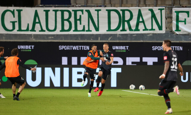 WERDER-JUBEL: Ludwig Augustinsson ga Werder Bremen 2-1 fire minutter på overtid. Kampen endte 2-2. Foto: NTB scanpix WERDER-JUBEL: Ludwig Augustinsson ga Werder Bremen 2-1 fire minutter på overtid. Kampen endte 2-2. Foto: NTB scanpix