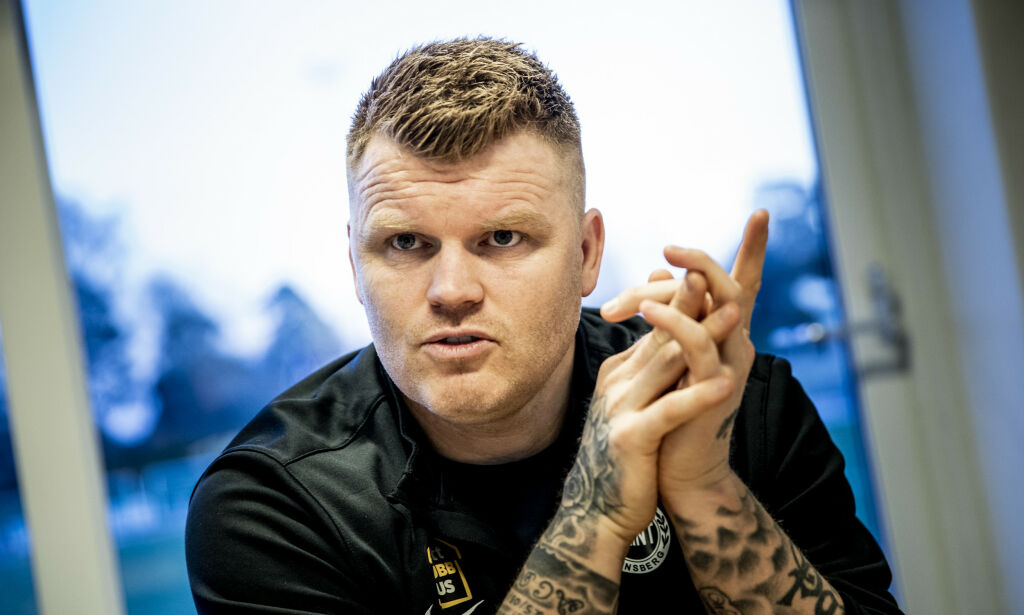 image: - Bør stå opp og gi faen
