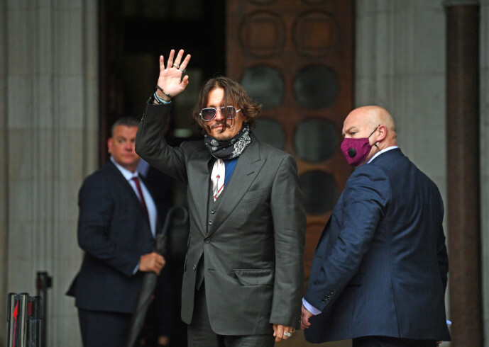I RETTEN: Johnny Depp ankommer retten i London onsdag - når rettssaken fortsetter. Det er satt av tre uker til saken. Foto: NTB Scanpix I RETTEN: Johnny Depp ankommer retten i London onsdag - når rettssaken fortsetter. Det er satt av tre uker til saken. Foto: NTB Scanpix