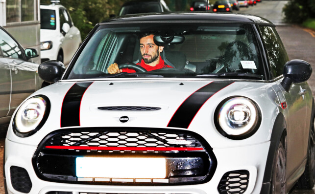 I VINDEN: Livet smiler til Bruno Fernandes, som her er på vei til Uniteds treningsfelt Carrington. Foto: NTB scanpix I VINDEN: Livet smiler til Bruno Fernandes, som her er på vei til Uniteds treningsfelt Carrington. Foto: NTB scanpix