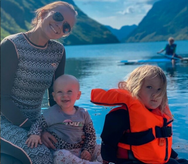 AKTIVE: Liva bruker mye av tida sammen med døtrene Olivia og Charlotte. Foto: Privat AKTIVE: Liva bruker mye av tida sammen med døtrene Olivia og Charlotte. Foto: Privat