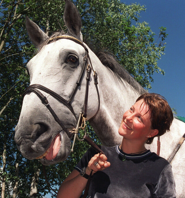 EGNE VEIER: Prinsesse Märtha Louise har alltid gjort det hun selv har hatt lyst til. Det har hun skammet seg over. Her er hun fotografert med hesten Lenaro i 1999. Foto: NTB Scanpix EGNE VEIER: Prinsesse Märtha Louise har alltid gjort det hun selv har hatt lyst til. Det har hun skammet seg over. Her er hun fotografert med hesten Lenaro i 1999. Foto: NTB Scanpix