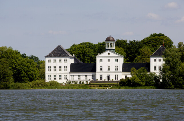 GRÅSTEN SLOTT: I en årrekke har slottet fungert som sommerbolig for den danske kongefamilien. Her er Gråsten slott avbildet i 2008. Foto: NTB Scanpix GRÅSTEN SLOTT: I en årrekke har slottet fungert som sommerbolig for den danske kongefamilien. Her er Gråsten slott avbildet i 2008. Foto: NTB Scanpix