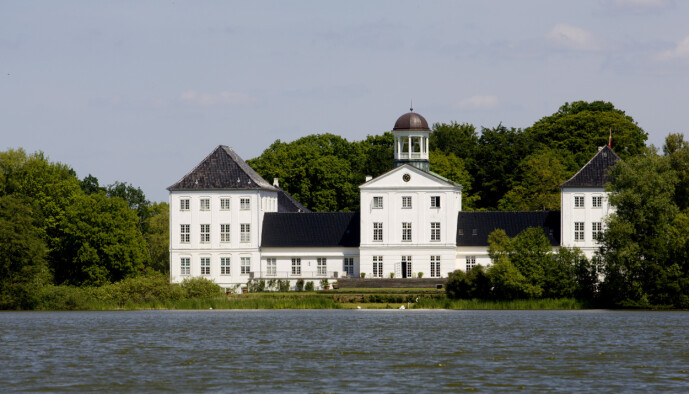 HERSKAPELIG: På Gråsten slott kan den danske kronprinsfamilien utvilsomt boltre seg i grønne, naturskjønne omgivelser ved vannet. Foto: Kyrre Lien / NTB scanpix HERSKAPELIG: På Gråsten slott kan den danske kronprinsfamilien utvilsomt boltre seg i grønne, naturskjønne omgivelser ved vannet. Foto: Kyrre Lien / NTB scanpix
