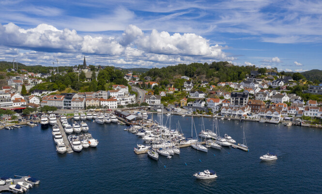 FULLT: Det er Syden-stemning i Grimstad for tiden. Det lokker mange turister. Foto: Lars Eivind Bones / Dagbladet. FULLT: Det er Syden-stemning i Grimstad for tiden. Det lokker mange turister. Foto: Lars Eivind Bones / Dagbladet.