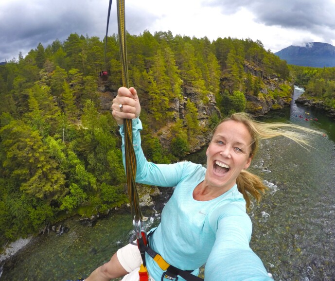 FLYVETUR: I Oppdal kan du teste zipline og ta en luftig selfie høyt til værs. FOTO: Toril Moland FLYVETUR: I Oppdal kan du teste zipline og ta en luftig selfie høyt til værs. FOTO: Toril Moland