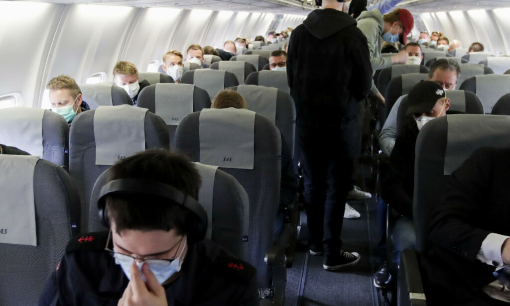 image: Advarer mot å fly etter coronasmitte