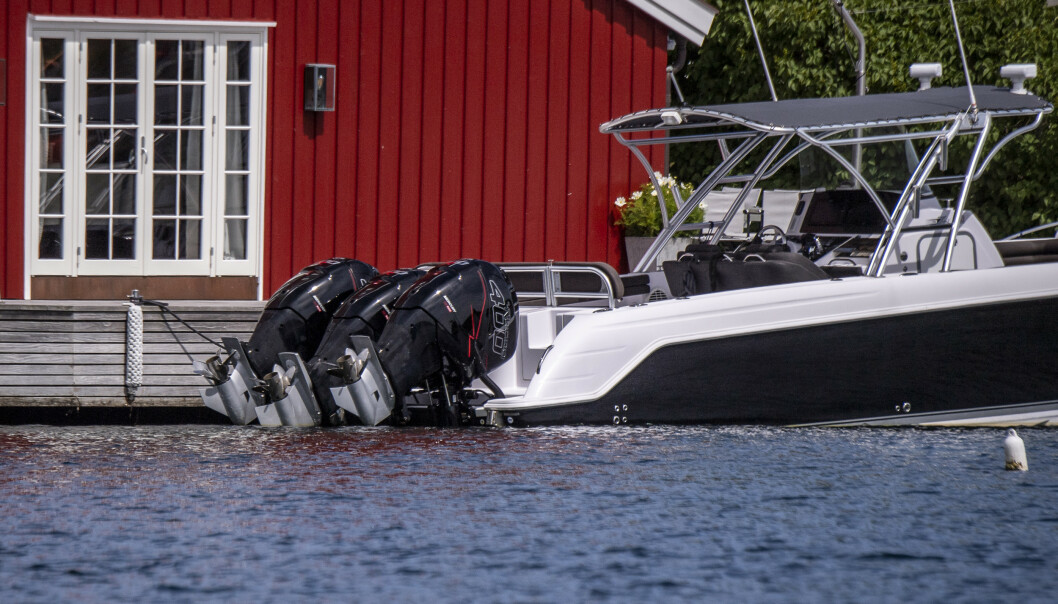 <strong>STORDALEN:</strong> Utenfor båthuset til Stordalen ligger daycruiseren med tre motor på 400 hestekrefter hver. Foto: Lars Eivind Bones / Dagbladet. <strong>STORDALEN:</strong> Utenfor båthuset til Stordalen ligger daycruiseren med tre motor på 400 hestekrefter hver. Foto: Lars Eivind Bones / Dagbladet.