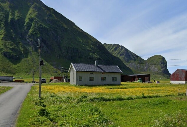 HUSET: Her er et bilde av eneboligen til prins Rahim Aga Khan på Unstad. Foto: Skjermdump fra Google Maps HUSET: Her er et bilde av eneboligen til prins Rahim Aga Khan på Unstad. Foto: Skjermdump fra Google Maps