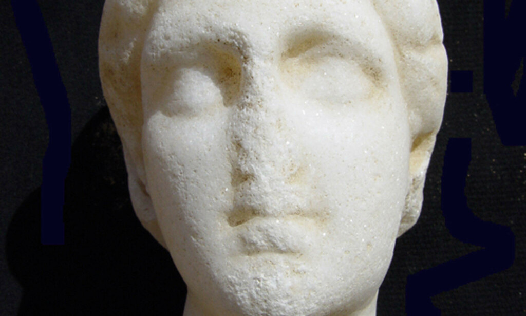 TIDLIGERE FUNN: En statue av det som skal være Kleopatras hode er tidligere funnet i tempelet Taposiris Magna. Foto: AFP / HO / EGYPTIAN SUPREME COUNCIL OF ANTIQUITIES / NTB scanpix TIDLIGERE FUNN: En statue av det som skal være Kleopatras hode er tidligere funnet i tempelet Taposiris Magna. Foto: AFP / HO / EGYPTIAN SUPREME COUNCIL OF ANTIQUITIES / NTB scanpix