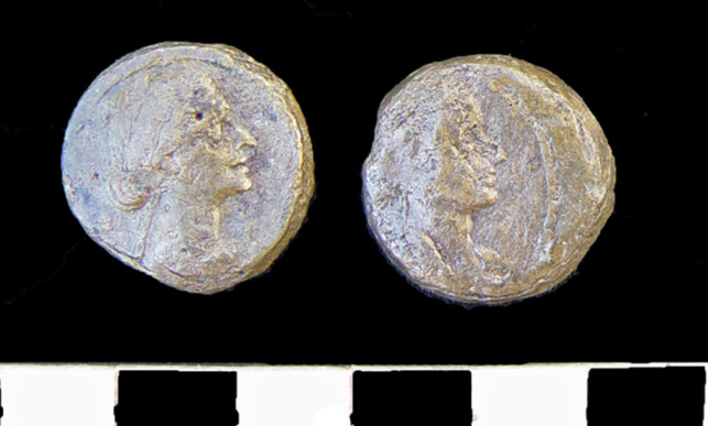 MYNTER: Mynter med Kleopatras ansikt og navn er tidligere blitt funnet i tempelet. Foto: AFP / HO / EGYPTIAN SUPREME COUNCIL OF ANTIQUITIES / NTB scanpix MYNTER: Mynter med Kleopatras ansikt og navn er tidligere blitt funnet i tempelet. Foto: AFP / HO / EGYPTIAN SUPREME COUNCIL OF ANTIQUITIES / NTB scanpix