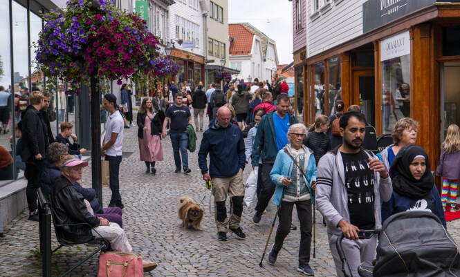 NORDMENN: Handlegatene i Stavanger er denne sommeren fylt opp med nordmenn og noen dansker. Foto: Lars Eivind Bones / Dagbladet. NORDMENN: Handlegatene i Stavanger er denne sommeren fylt opp med nordmenn og noen dansker. Foto: Lars Eivind Bones / Dagbladet.