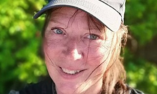 ADVARER: Moren til 19-åringen, Birgitte Bendtsen advarer om kombinasjonen håndsprit og levende lys etter ulykken. Foto: privat ADVARER: Moren til 19-åringen, Birgitte Bendtsen advarer om kombinasjonen håndsprit og levende lys etter ulykken. Foto: privat