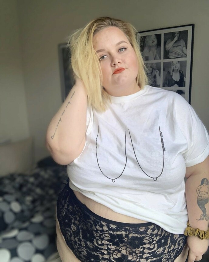 – Jeg danser rundt i en crop-top og prøver på beste vis å nyte livet, mens jeg børster de negative kommentarene av meg, sier Camilla Jørgensen. FOTO: Privat – Jeg danser rundt i en crop-top og prøver på beste vis å nyte livet, mens jeg børster de negative kommentarene av meg, sier Camilla Jørgensen. FOTO: Privat