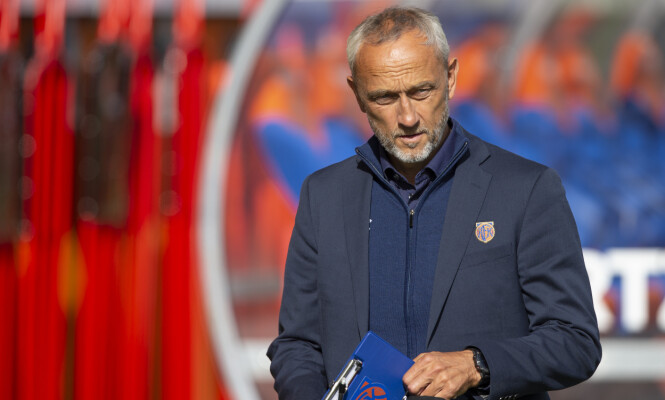 TØFF PERIODE: Aalesund og trener Lars Bohinen forbereder neste kamp mot Stabæk hjemme. Foto: Svein Ove Ekornesvåg / NTB scanpix TØFF PERIODE: Aalesund og trener Lars Bohinen forbereder neste kamp mot Stabæk hjemme. Foto: Svein Ove Ekornesvåg / NTB scanpix