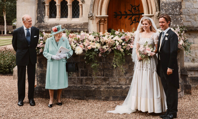 FEIRET: Dronning Elizabeth og prins Philip var til stede da barnebarnet giftet seg fredag. Foto: Pool / Reuters / NTB scanpix FEIRET: Dronning Elizabeth og prins Philip var til stede da barnebarnet giftet seg fredag. Foto: Pool / Reuters / NTB scanpix