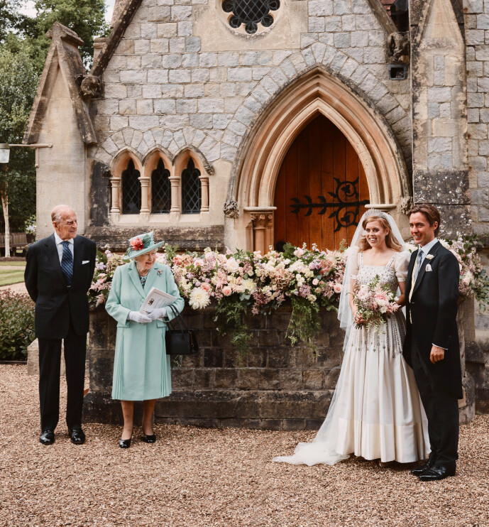 FEIRET: Dronning Elizabeth og prins Philip var til stede da barnebarnet giftet seg fredag. Foto: Pool / Reuters / NTB scanpix FEIRET: Dronning Elizabeth og prins Philip var til stede da barnebarnet giftet seg fredag. Foto: Pool / Reuters / NTB scanpix