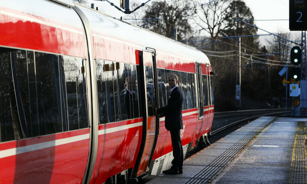 Jåttå jernbanestasjon: Sørtoget som driftes av Go-Ahead. Foto: Jan Kåre Ness / NTB scanpix Jåttå jernbanestasjon: Sørtoget som driftes av Go-Ahead. Foto: Jan Kåre Ness / NTB scanpix
