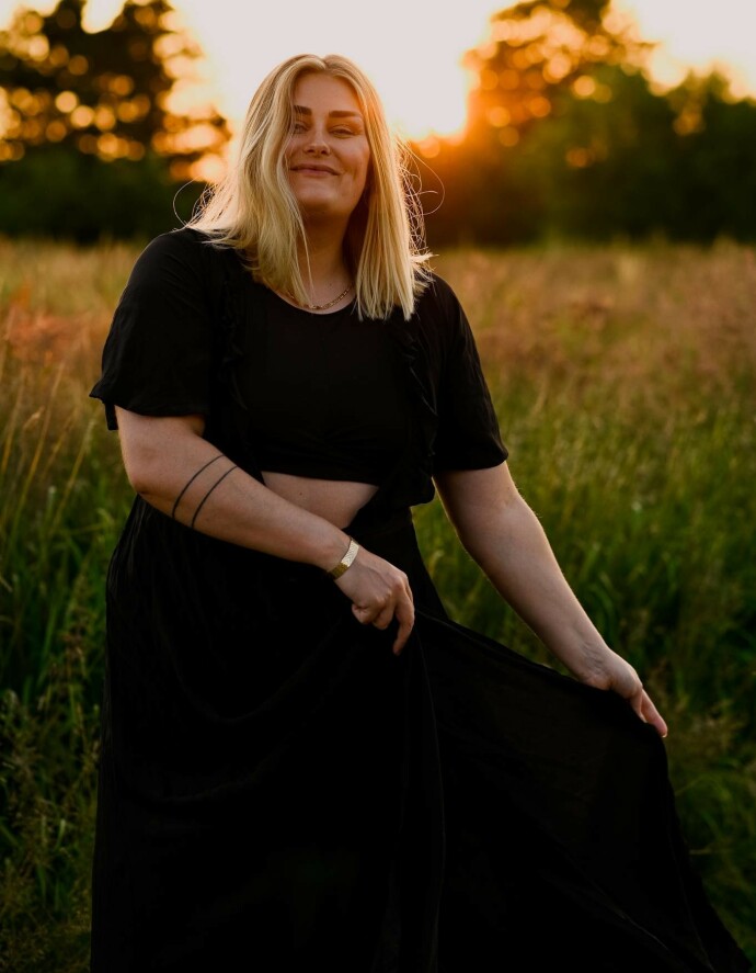MINA KNUDSEN: Knudsen er ansvarlig for sosiale medier i KK. Hun kaller kjente profilers bildemanipulering «livsfarlig». FOTO: Ole Andreas Knudsen MINA KNUDSEN: Knudsen er ansvarlig for sosiale medier i KK. Hun kaller kjente profilers bildemanipulering «livsfarlig». FOTO: Ole Andreas Knudsen