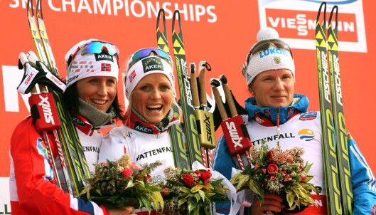 JUKSET: Julia Tsjekaleva smilte ikke mye etter VM-bronsen på 10 km fristil i 2013 bak Therese Johaug og Marit Bjørgen. Foto: AFP PHOTO / PIERRE TEYSSOT JUKSET: Julia Tsjekaleva smilte ikke mye etter VM-bronsen på 10 km fristil i 2013 bak Therese Johaug og Marit Bjørgen. Foto: AFP PHOTO / PIERRE TEYSSOT
