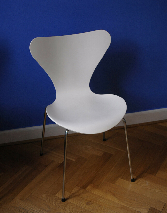 ALLTID POPULÆR: Syveren- stolen til Arne Jacobsen ble designet på 50-tallet. Designet er tidløst og moderne. Foto: NTB Scanpix ALLTID POPULÆR: Syveren- stolen til Arne Jacobsen ble designet på 50-tallet. Designet er tidløst og moderne. Foto: NTB Scanpix