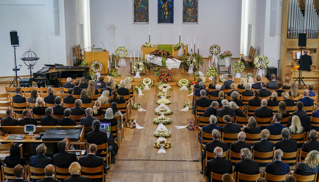 BISETTELSE: Finn Christian Jagge bisettes i Nordstrand kirke i Oslo. Foto: Lise Åserud / NTB scanpix BISETTELSE: Finn Christian Jagge bisettes i Nordstrand kirke i Oslo. Foto: Lise Åserud / NTB scanpix
