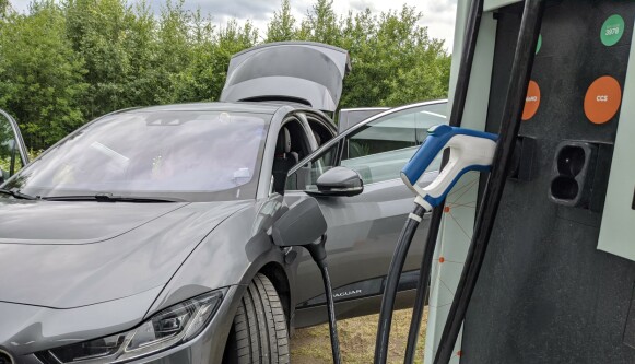 Lynlading på 150kW Grønn Kontakt i Lillehammer. Lynlading på 150kW Grønn Kontakt i Lillehammer.