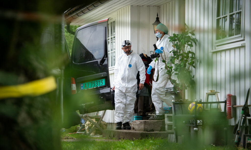 UNDERSØKER ÅSTED: Krimteknikerne fra Øst politidistrikt er i de avsluttende fasene av tekniske undersøkelser på åstedet i Tømmeråsveien i Askim. Foto: Øistein Norum Monsen / Dagbladet UNDERSØKER ÅSTED: Krimteknikerne fra Øst politidistrikt er i de avsluttende fasene av tekniske undersøkelser på åstedet i Tømmeråsveien i Askim. Foto: Øistein Norum Monsen / Dagbladet
