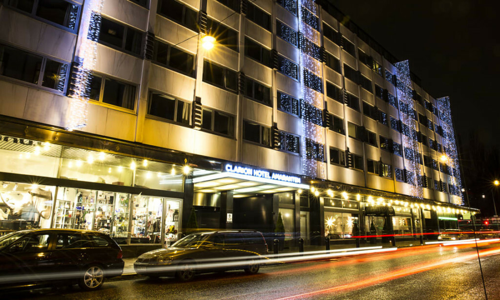 HOTELL: Det er dette hotellet i Stockholm Stordalen nå selger. Foto: Strawberry. HOTELL: Det er dette hotellet i Stockholm Stordalen nå selger. Foto: Strawberry.