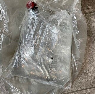 OVER 5000 LITER: Totalt ble det under aksjonen sendt inn 6 beslag til verifisering og 2 av disse viste seg å være falske. De to beslagene utgjorde til sammen 5080 liter sprit. Foto: Tolletaten OVER 5000 LITER: Totalt ble det under aksjonen sendt inn 6 beslag til verifisering og 2 av disse viste seg å være falske. De to beslagene utgjorde til sammen 5080 liter sprit. Foto: Tolletaten