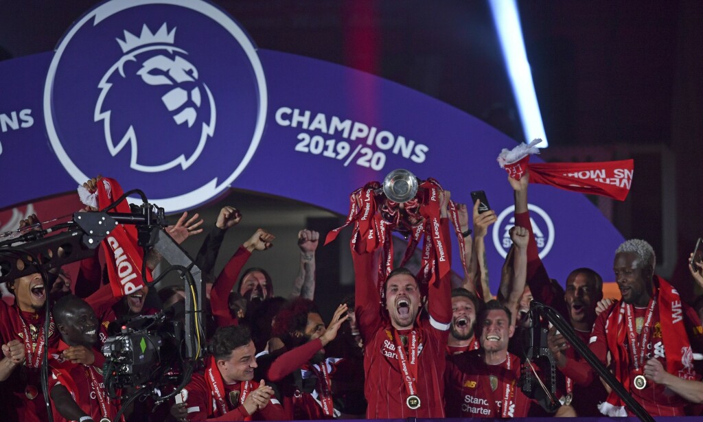 Liverpool feiret akkurat sin første Premier League-tittel og trenger ikke vente lenge før de får mulighet til å forsvare ligatrofeet. Neste sesong starter 12. september. Foto: Paul Ellis / AP / NTB scanpix Liverpool feiret akkurat sin første Premier League-tittel og trenger ikke vente lenge før de får mulighet til å forsvare ligatrofeet. Neste sesong starter 12. september. Foto: Paul Ellis / AP / NTB scanpix
