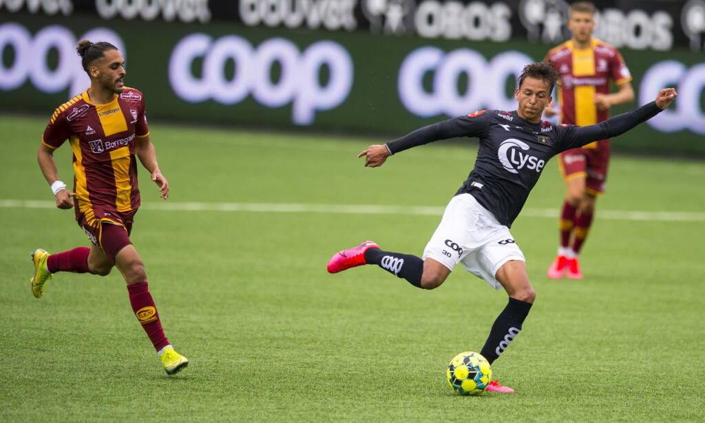 RUNDENS STORE SPILLER: To scoringer og en målgivende pasning gjør Vikings venstreback, Adrian Pereira , til denne rundens mann i Eliteserien. Han spilte en fenomenal fotballkamp mot Sarpsborg. Foto: Carina Johansen / NTB scanpix RUNDENS STORE SPILLER: To scoringer og en målgivende pasning gjør Vikings venstreback, Adrian Pereira , til denne rundens mann i Eliteserien. Han spilte en fenomenal fotballkamp mot Sarpsborg. Foto: Carina Johansen / NTB scanpix