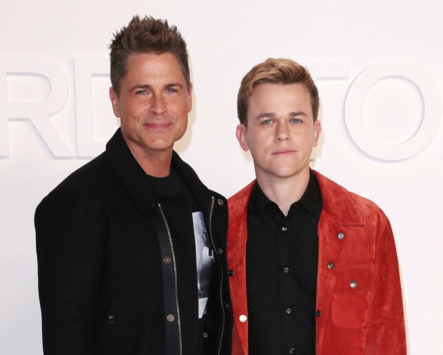 FAR OG SØNN: Skuespiller Rob Lowe med sønnen John Owen Lowe under en Tom Ford-visning i februar. FAR OG SØNN: Skuespiller Rob Lowe med sønnen John Owen Lowe under en Tom Ford-visning i februar.