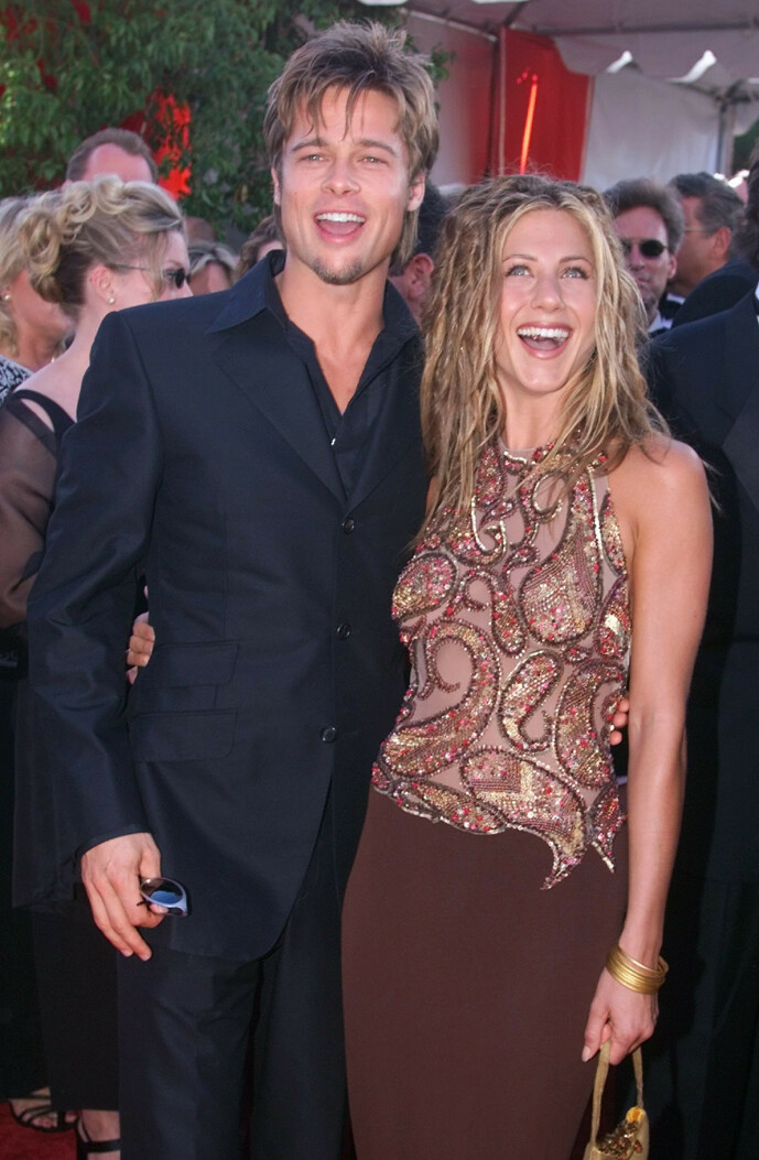 FØRSTE GANG: I 1999 dukket Brad Pitt og Jennifer Aniston opp sammen på den røde løperen under Emmy Awards. Foto: NTB Scanpix FØRSTE GANG: I 1999 dukket Brad Pitt og Jennifer Aniston opp sammen på den røde løperen under Emmy Awards. Foto: NTB Scanpix