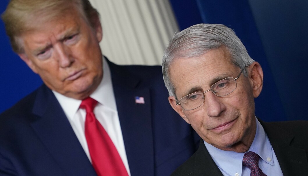 DET HVITE HUS: President Donald Trump og dr. Anthony Fauci avbildet under en pressekonferanse i Det hvite hus i april 2020. Foto: AFP DET HVITE HUS: President Donald Trump og dr. Anthony Fauci avbildet under en pressekonferanse i Det hvite hus i april 2020. Foto: AFP