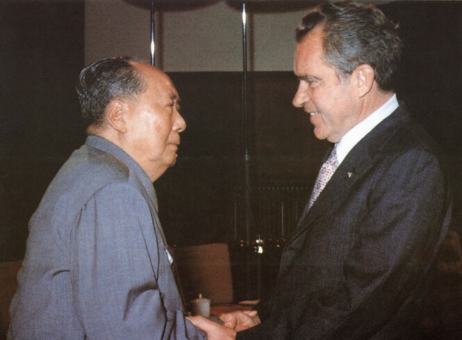 - HISTORISK: President Nixons møte med Mao Zedong i 1972 anses som et tidsskille for relasjonen mellom de to landene. Foto: AFP/ NTB Scanpix - HISTORISK: President Nixons møte med Mao Zedong i 1972 anses som et tidsskille for relasjonen mellom de to landene. Foto: AFP/ NTB Scanpix