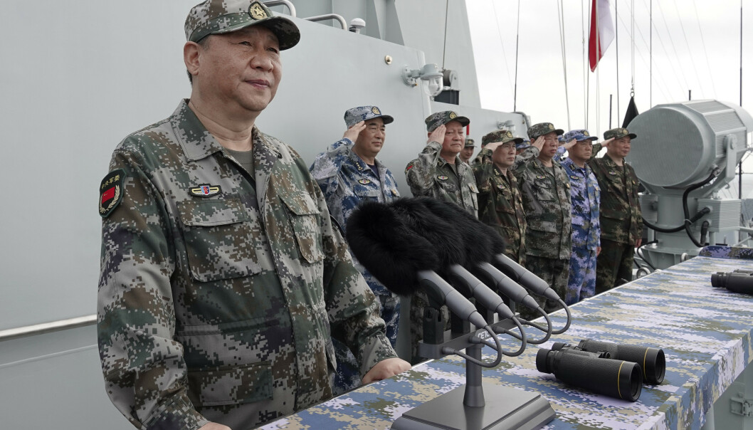 BYGGER UT STADIG MER: President Xi Jinping om bord på en kinesisk marineflåte i Sør-Kinahavet i april. Foto: Li Gang / Xinhua / AP / NTB scanpix BYGGER UT STADIG MER: President Xi Jinping om bord på en kinesisk marineflåte i Sør-Kinahavet i april. Foto: Li Gang / Xinhua / AP / NTB scanpix