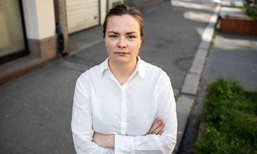 KLAPPING: Sykepleierforbundets nestleder Silje Naustvik mener høyere lønn må til for å sikre rekruttering. -Vi kan ikke betale med applaus, sier hun. Foto: Norsk Sykepleierforbund. KLAPPING: Sykepleierforbundets nestleder Silje Naustvik mener høyere lønn må til for å sikre rekruttering. -Vi kan ikke betale med applaus, sier hun. Foto: Norsk Sykepleierforbund.