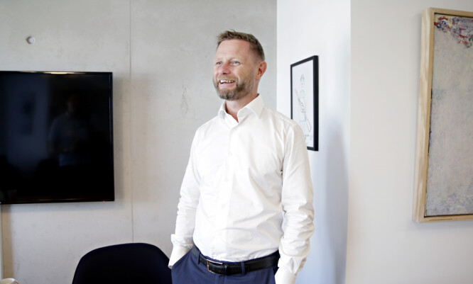 GLEDER SEG: Bent Høie er tilbake på kontoret etter sommerferien. Han gleder seg til å snakke direkte til folk igjen på regjeringens pressekonferanse. Første mulighet kommer allerede i dag. Foto: Kristian Ridder-Nielsen/Dagbladet GLEDER SEG: Bent Høie er tilbake på kontoret etter sommerferien. Han gleder seg til å snakke direkte til folk igjen på regjeringens pressekonferanse. Første mulighet kommer allerede i dag. Foto: Kristian Ridder-Nielsen/Dagbladet