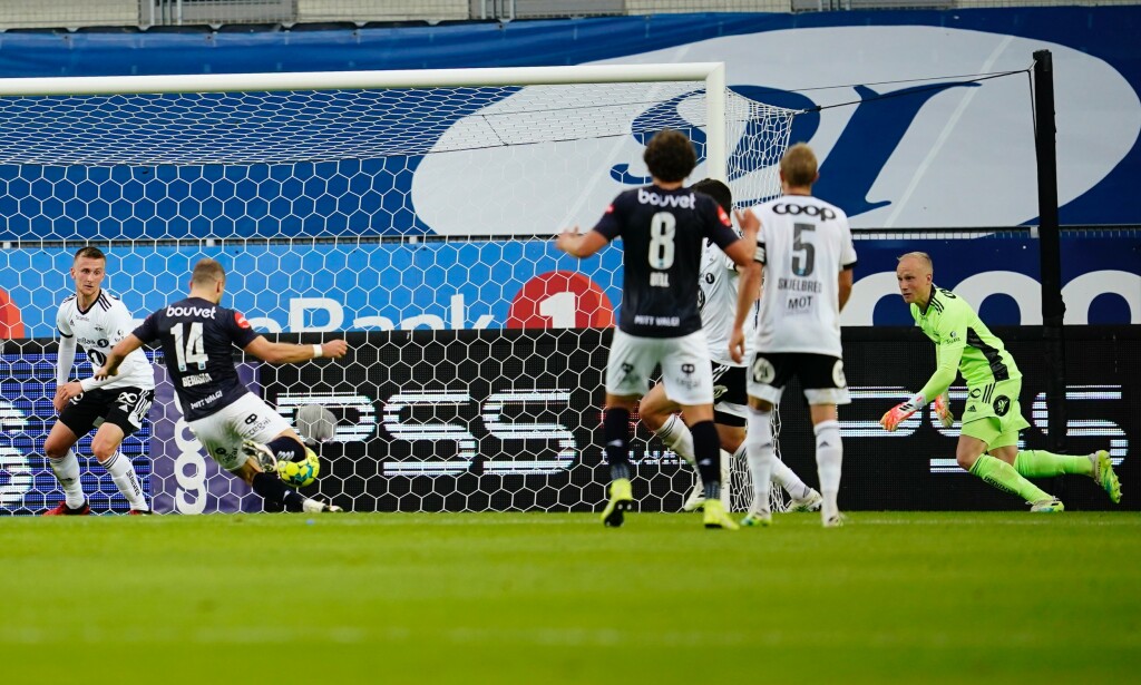 GODT GJORT: Veton Berisha greier ikke å finne veien til nettmaskene her. Foto: Ole Martin Wold / NTB scanpix GODT GJORT: Veton Berisha greier ikke å finne veien til nettmaskene her. Foto: Ole Martin Wold / NTB scanpix
