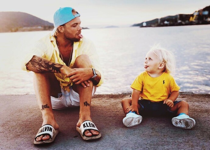 INGEN LATSKAP: På Instagram synes palmer, strender og bading, men Eliassen forsikrer om at sønnen er i barnehagen hver dag. All reisingen har bidratt til at fireåringen snakker fire forskjellige språk (!). Foto: Privat INGEN LATSKAP: På Instagram synes palmer, strender og bading, men Eliassen forsikrer om at sønnen er i barnehagen hver dag. All reisingen har bidratt til at fireåringen snakker fire forskjellige språk (!). Foto: Privat